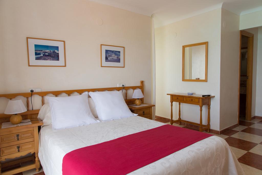 Hostal Rafalet Es Pujols Exterior foto
