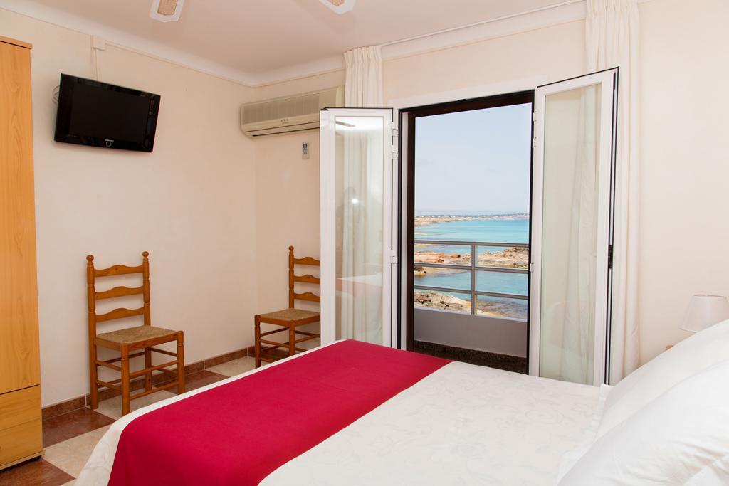 Hostal Rafalet Es Pujols Exterior foto